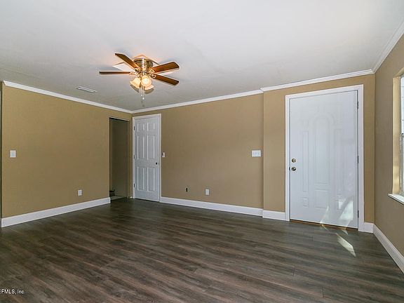 4th image of 822 Hickory Hill Dr