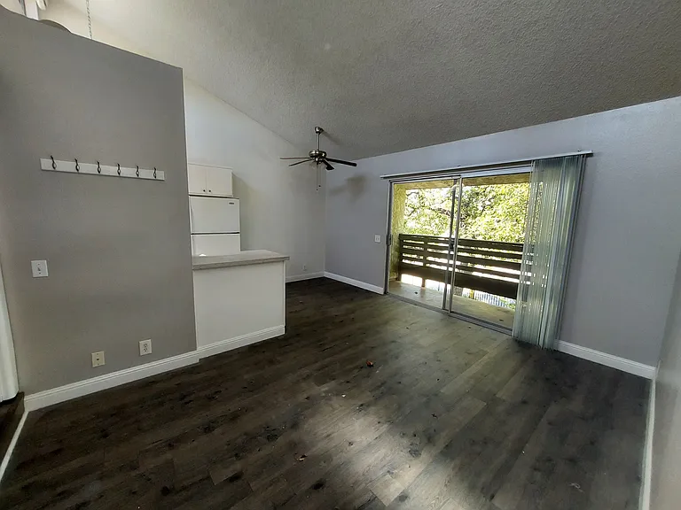 Ivywood Apt-studio $1,695