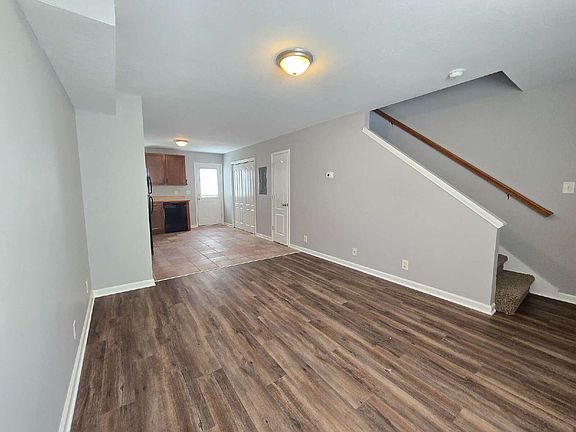 3rd image of 805C Oak Arbor Ct