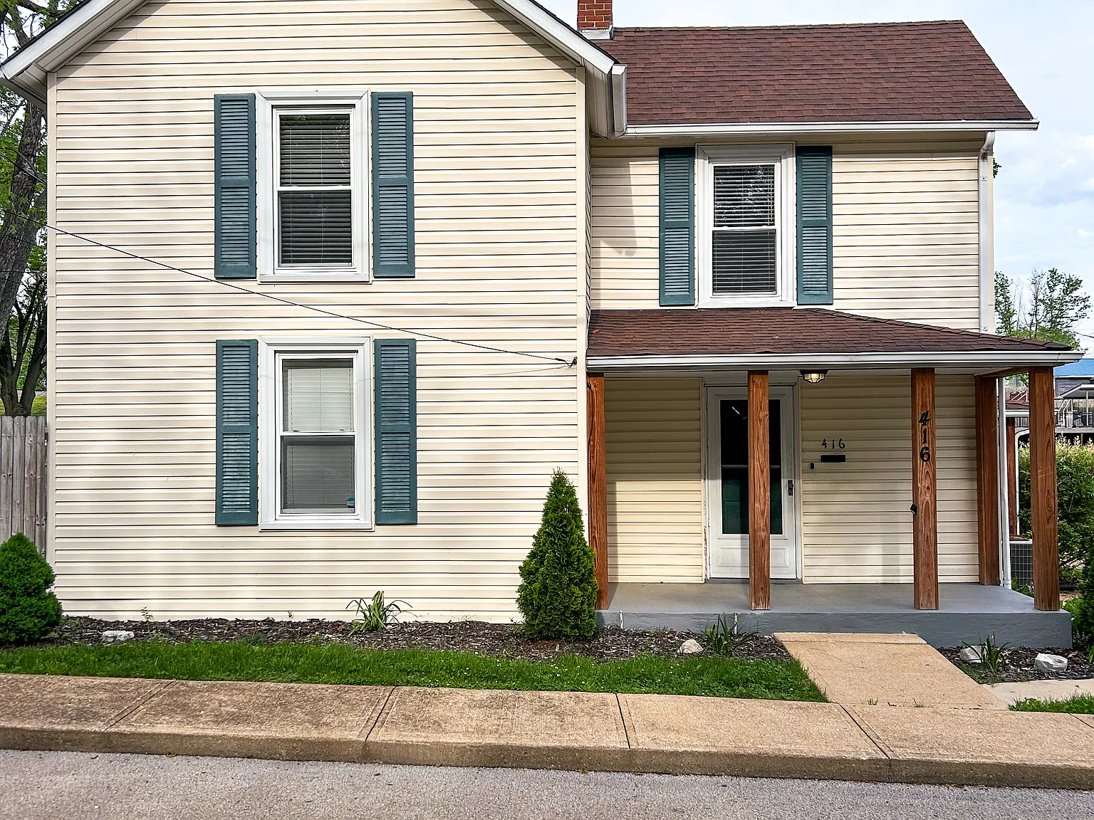 3 bed, 1600 sqft, $1,650 — Photo 1
