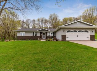 4400 Sundance Dr, Cedar Rapids, IA 52411