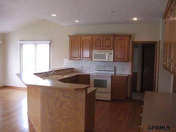 2nd image of 6233 N 158th St