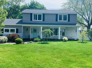 16119 Harbor Point Dr, Spring Lake, MI 49456