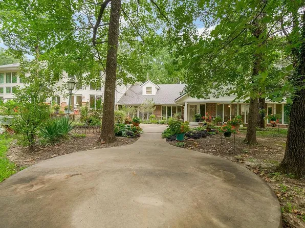 20540 Turner Rd, Leavenworth, KS 66048