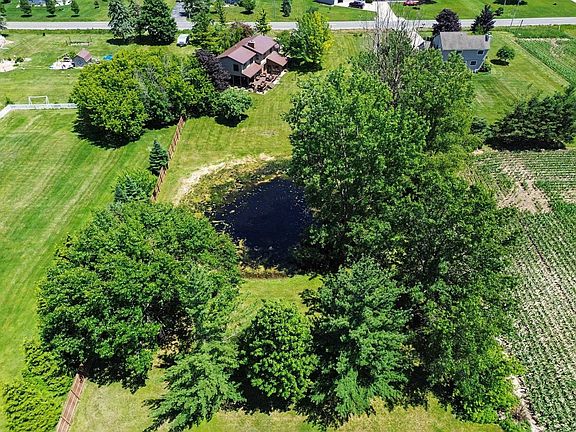 3rd image of 4038 Eleven Mile Rd