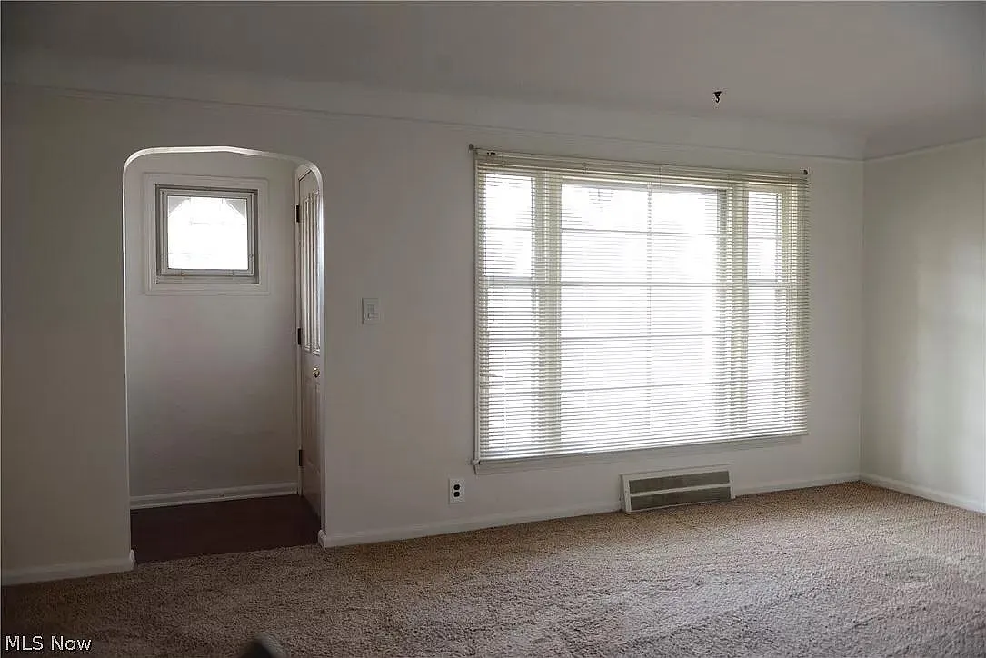 3 bed, 2120 sqft, $1,600 — Photo 3