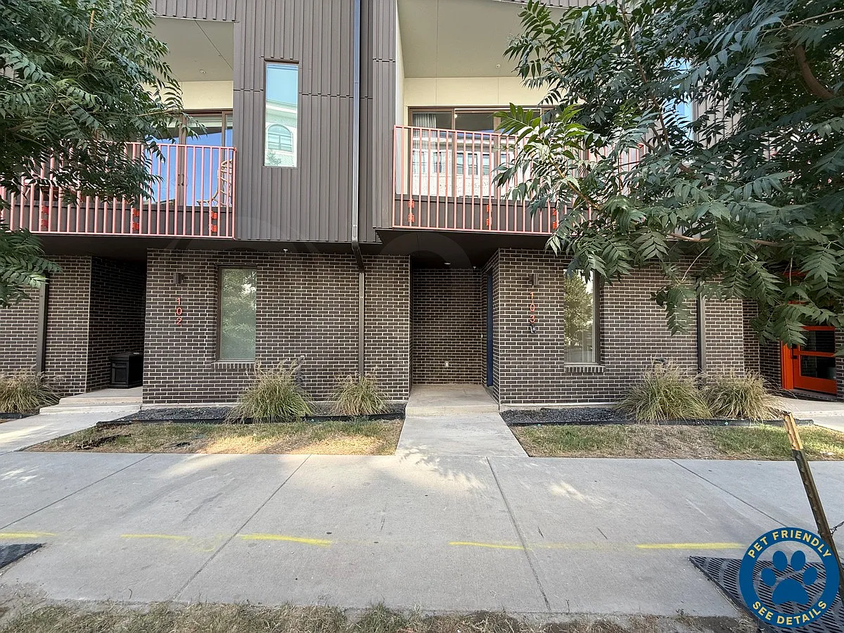 3 bed, 2.5 bath, 2146 sqft, $3,600 — Photo 1