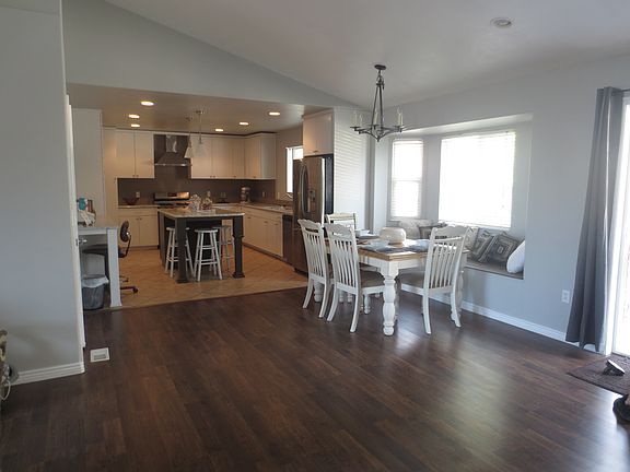 Dining Area to Kitchen