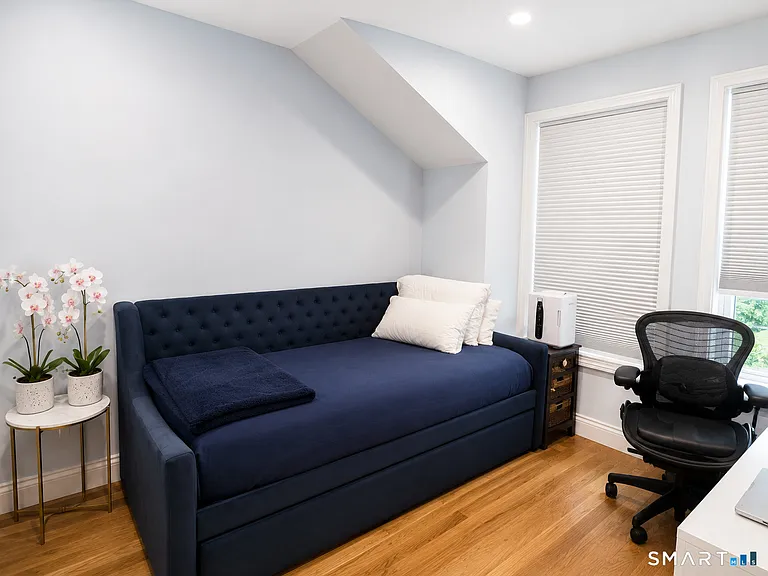 25 Naubuc Ave #5 — Photo 15