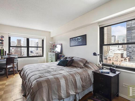 5th image of 160 E 38th St APT 25C