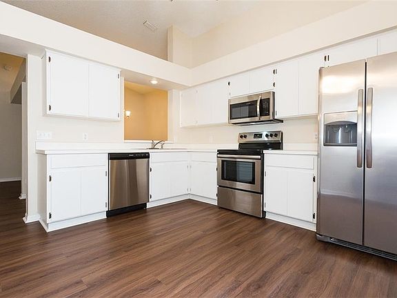 2nd image of 1142 Hardwood Dr
