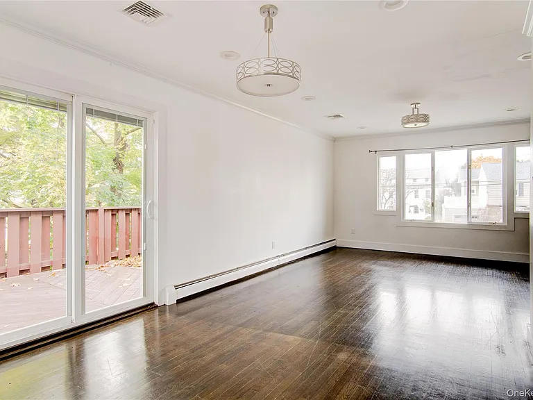867 Bryant St — Photo 4