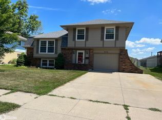 612 E 18th St N, Newton, IA 50208