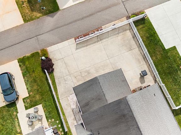 3rd image of 117 Wyndview Dr