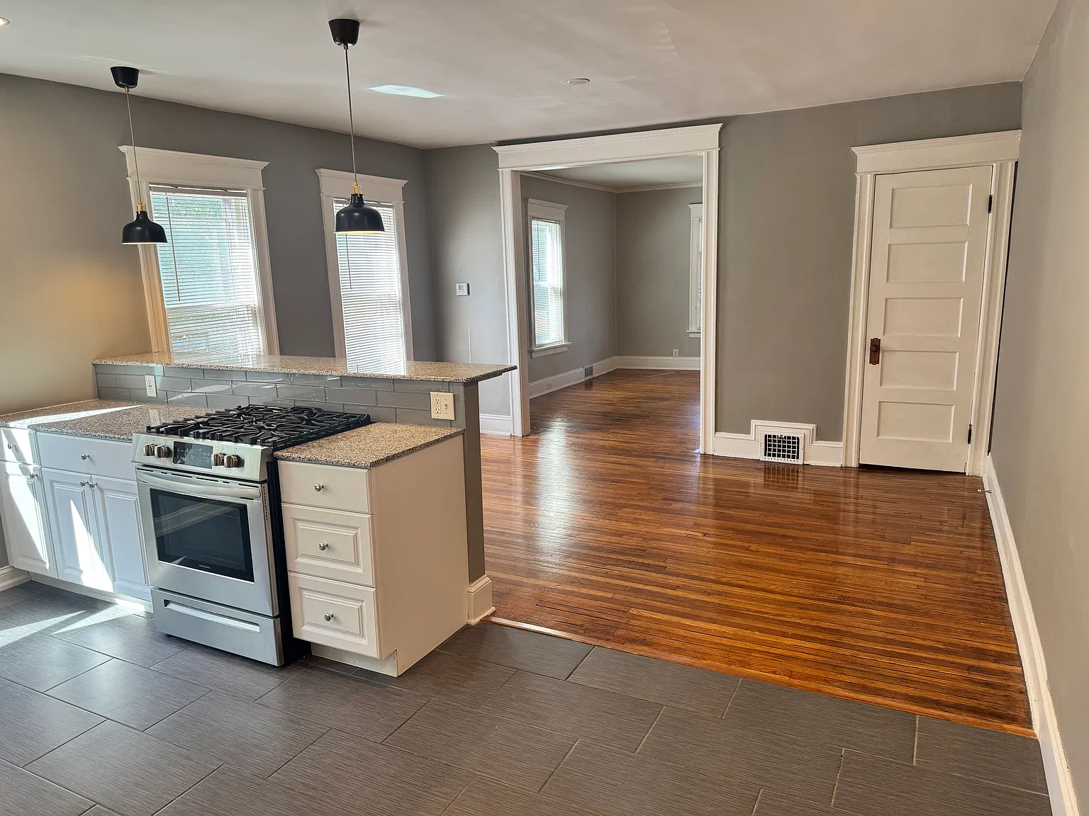 2 bed, 1200 sqft, $1,650 — Photo 2