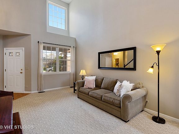 3rd image of 2555 Camberley Cir