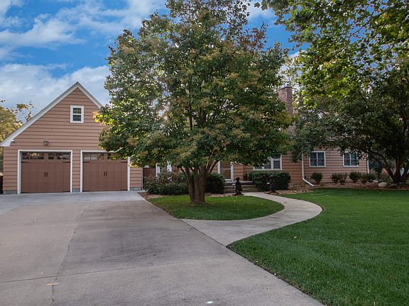 2nd image of 4334 Country Club Blvd