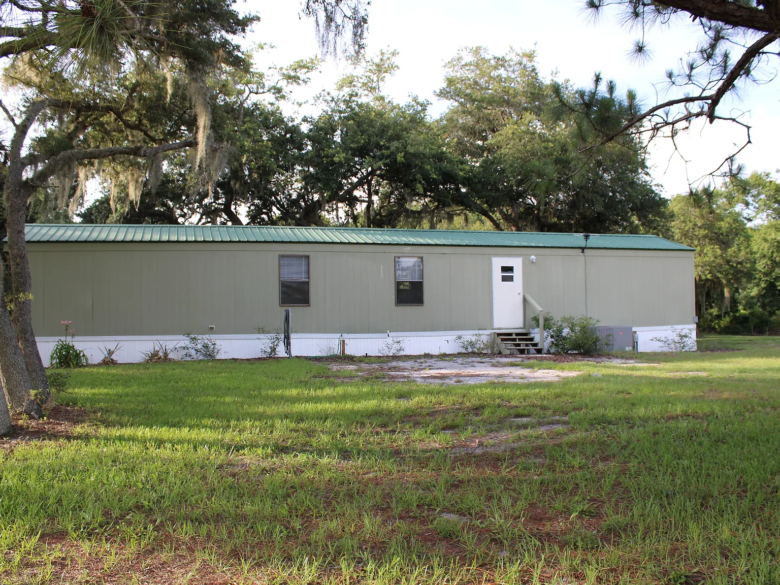 2 bed, 1.5 bath, 924 sqft, $1,250 — Photo 1