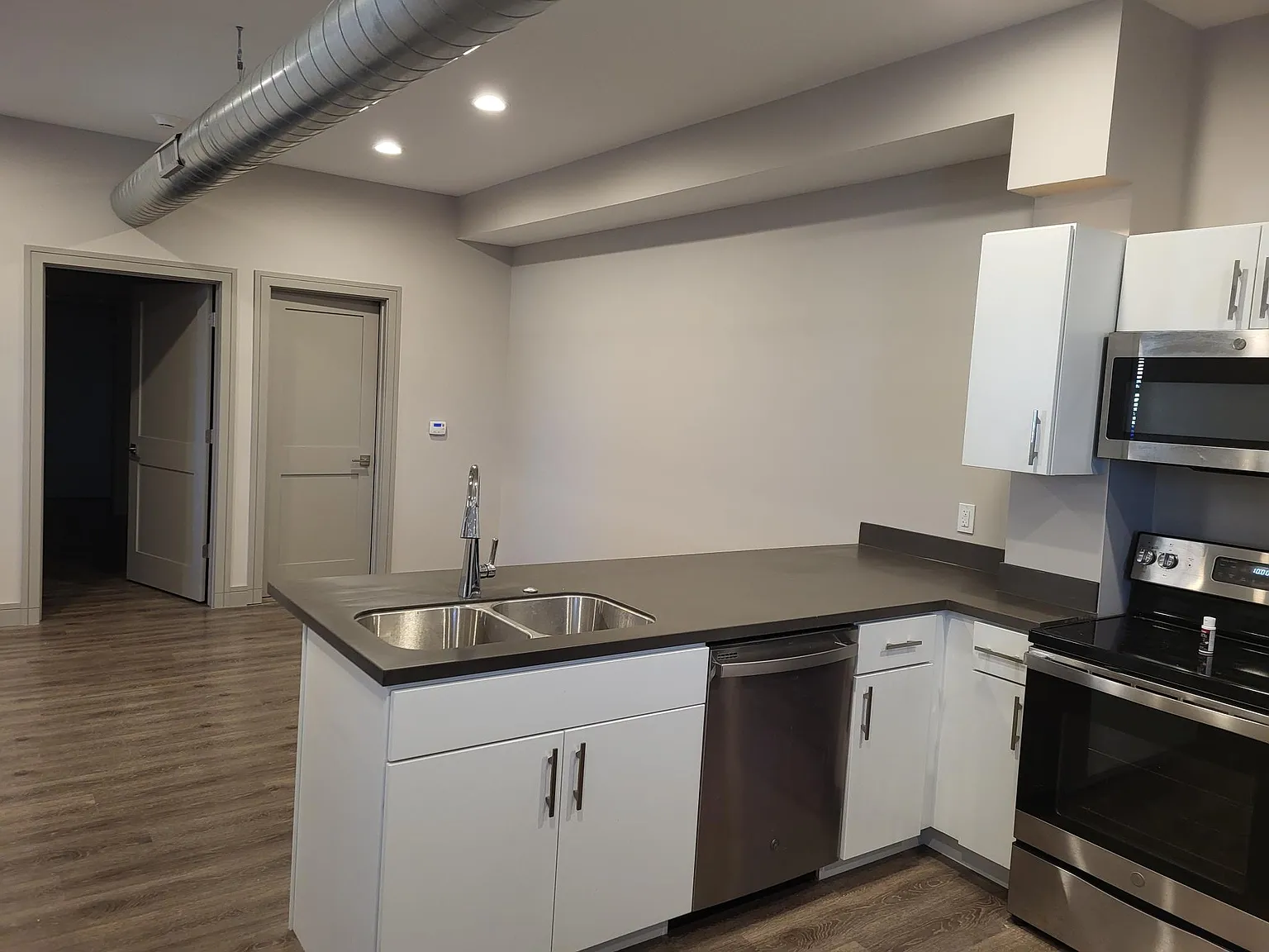 1 bed, 925 sqft, $1,225 — Photo 4