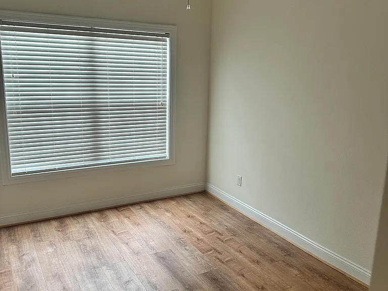 3016 Thornberry Dr — Photo 6
