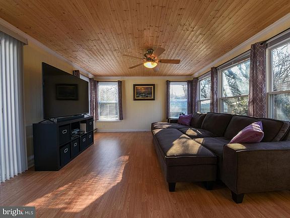 5th image of 1504 Lakeview Dr