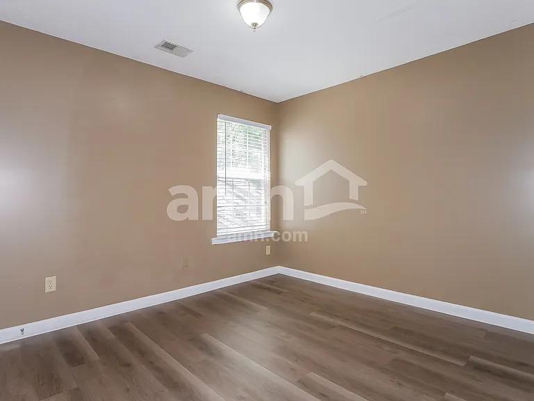 1377 Marhill Cv — Photo 14