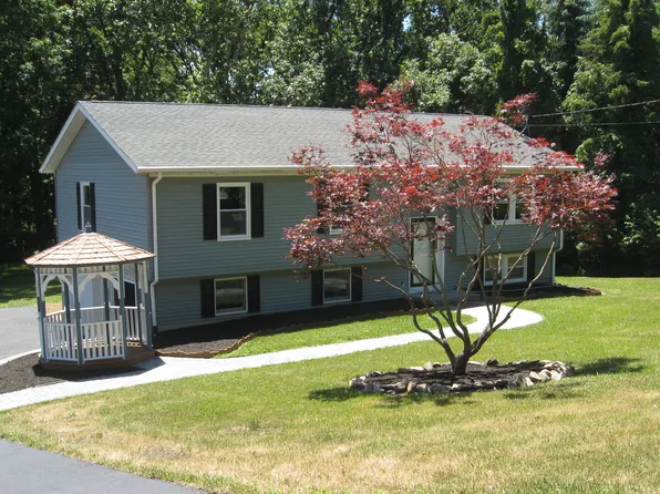 8 Marion Dr, Sussex, NJ 07422