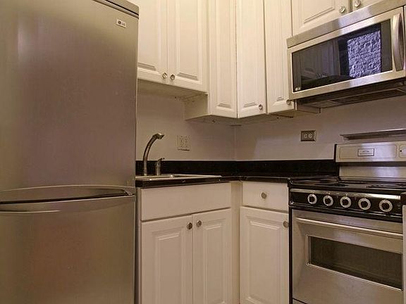 5th image of 346 W 56th St APT 3B