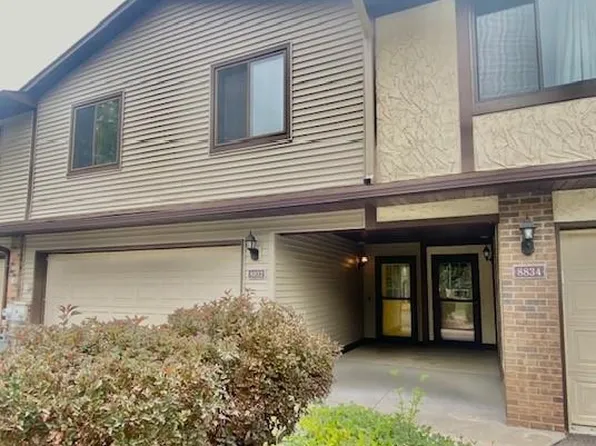 8832 N Maplebrook Ct, Minneapolis, MN 55445