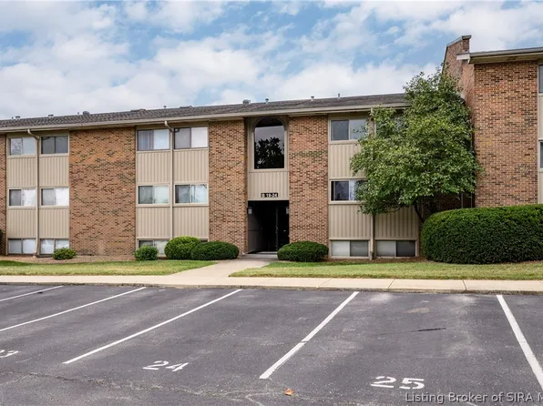 24 Lakeshore Drive, Clarksville, IN 47129