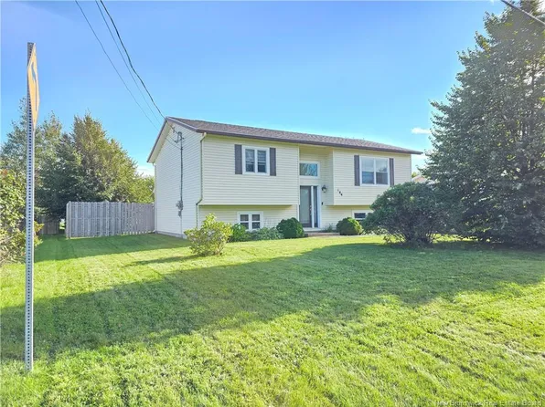 184 Gagnon, Beresford, NB E8K 1V3