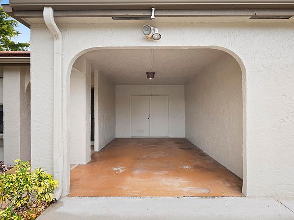 4th image of 5860 Forest Grove Drive #1