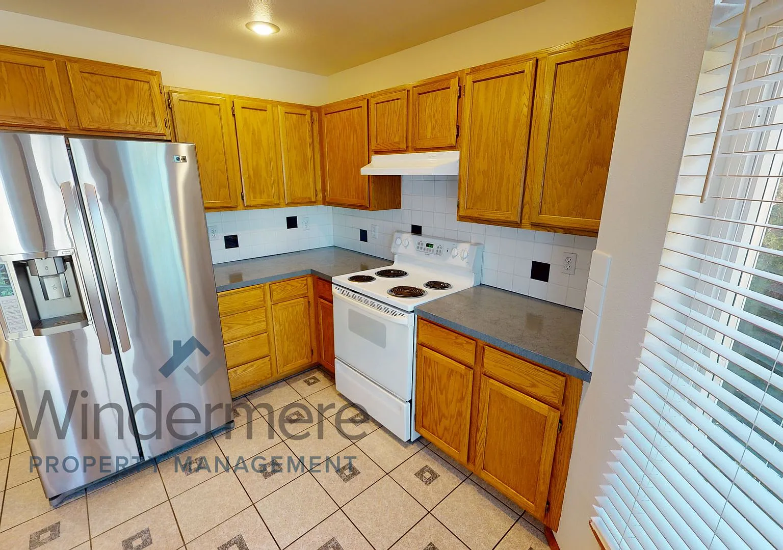 743 Roosevelt *Fenced backyard, covered patio* — Photo 4