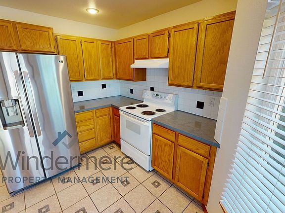 4th image of 743 N Roosevelt St