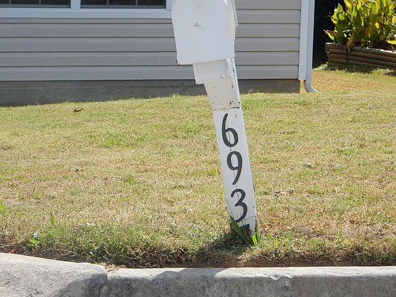 2nd image of 6935 Foxmoor Way
