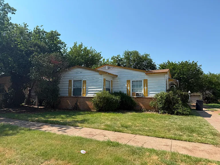 3214 Avenue T — Photo 3