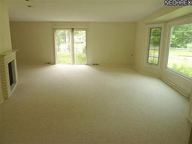 3rd image of 6814 Thornapple Dr