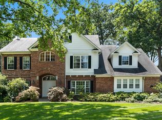 9724 Mansfield Dr, Saint Louis, MO 63132
