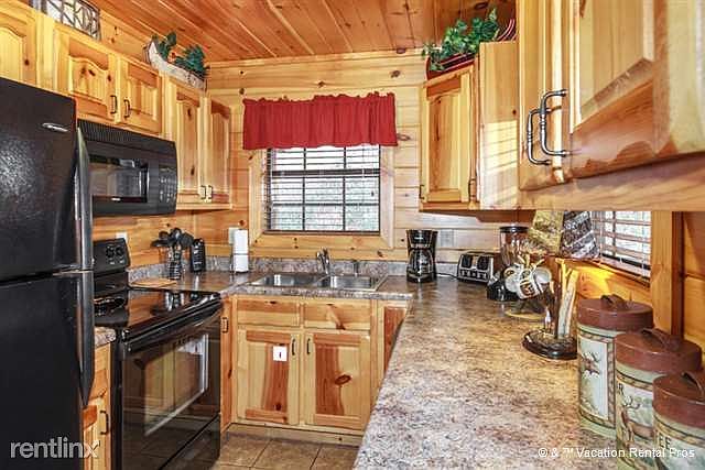 Galley style kitchen, fully equipped