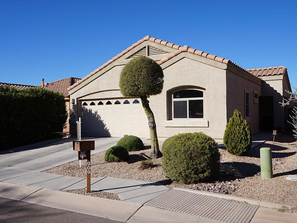 1st image of 909 E Spring Water Canyon Dr