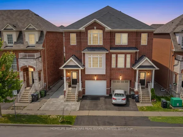 18 Mary Chapman Blvd, Toronto, ON M9M 0B2