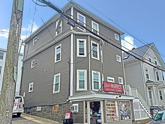 3rd image of 122 Foster St
