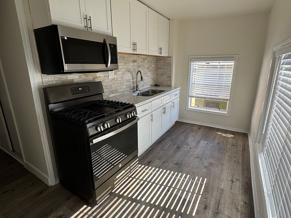 1st image of 1647 W 12th Pl