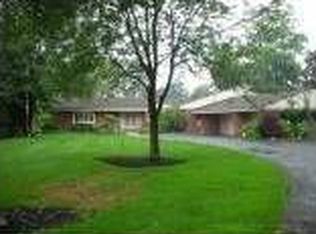 25900 Meridian Rd, Grosse Ile, MI 48138
