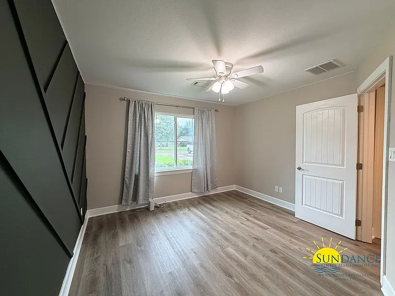 404 Lee Ln — Photo 11