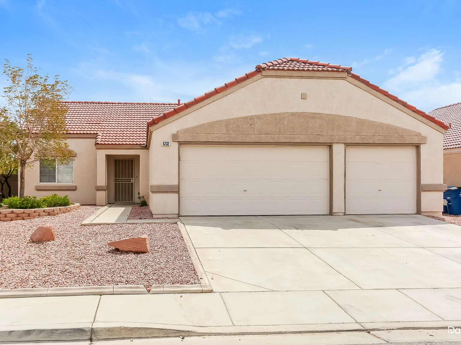 3 bed, 2.0 bath, 1646 sqft, $2,445 — Photo 1