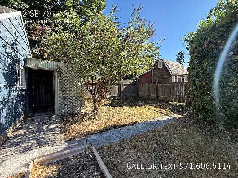 2252 SE 70th Ave — Photo 50