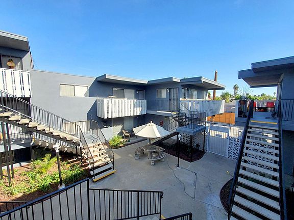 3rd image of 4439 Euclid Ave APT 12