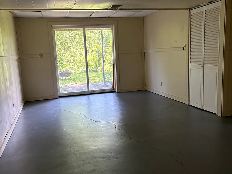 6993 Eisenhower Ave — Photo 11
