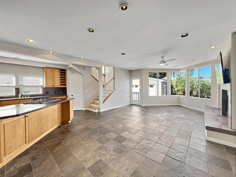 3840 Talbot St — Photo 8